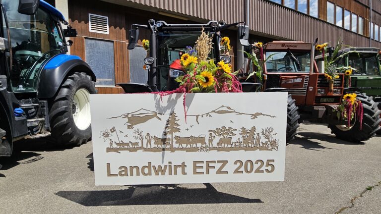 Traktorschild Landwirt EFZ 2025 Ruetti