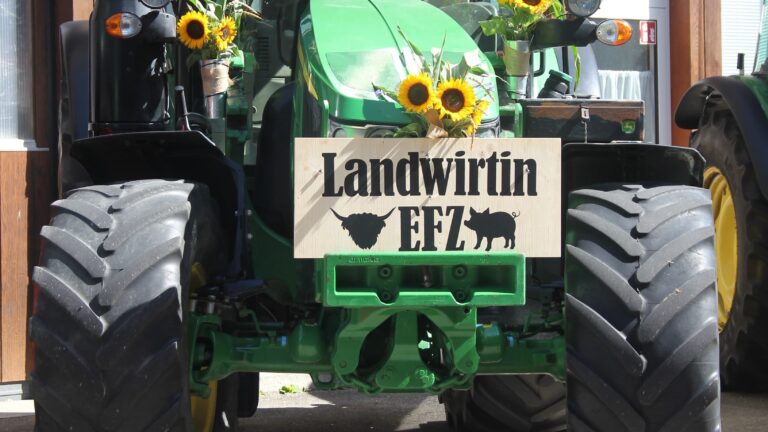 Traktor Schlussfeier Landwirtin EFZ