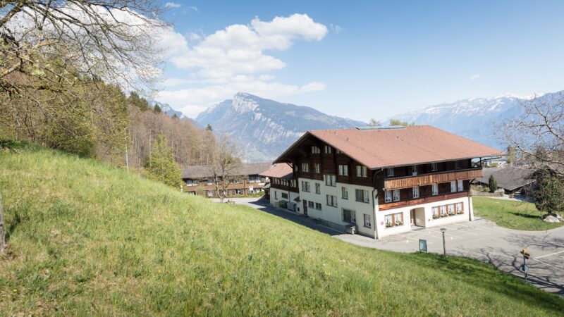 INFORAMA Berner Oberland Schulhaus von oben zoue 15 04 2020