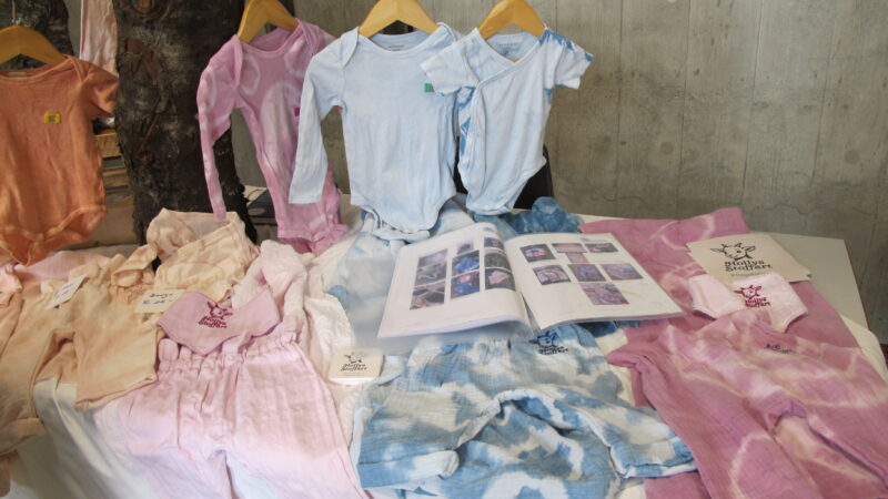 Handgefaerbte Kindermode
